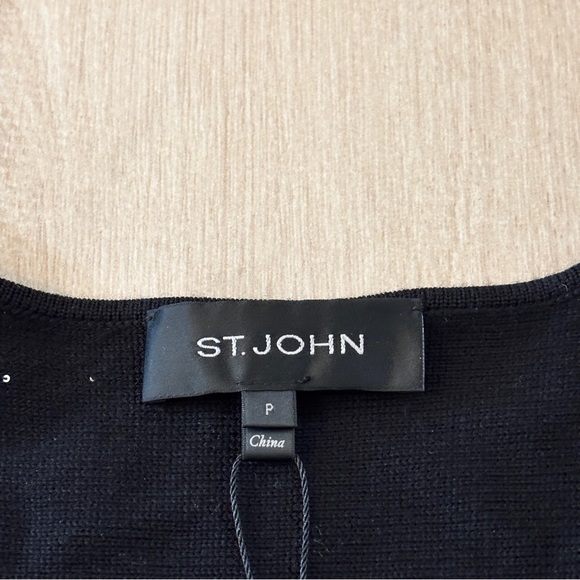 Black St. John sparkly V-necktop with mid sleeves - Picture 3 of 4